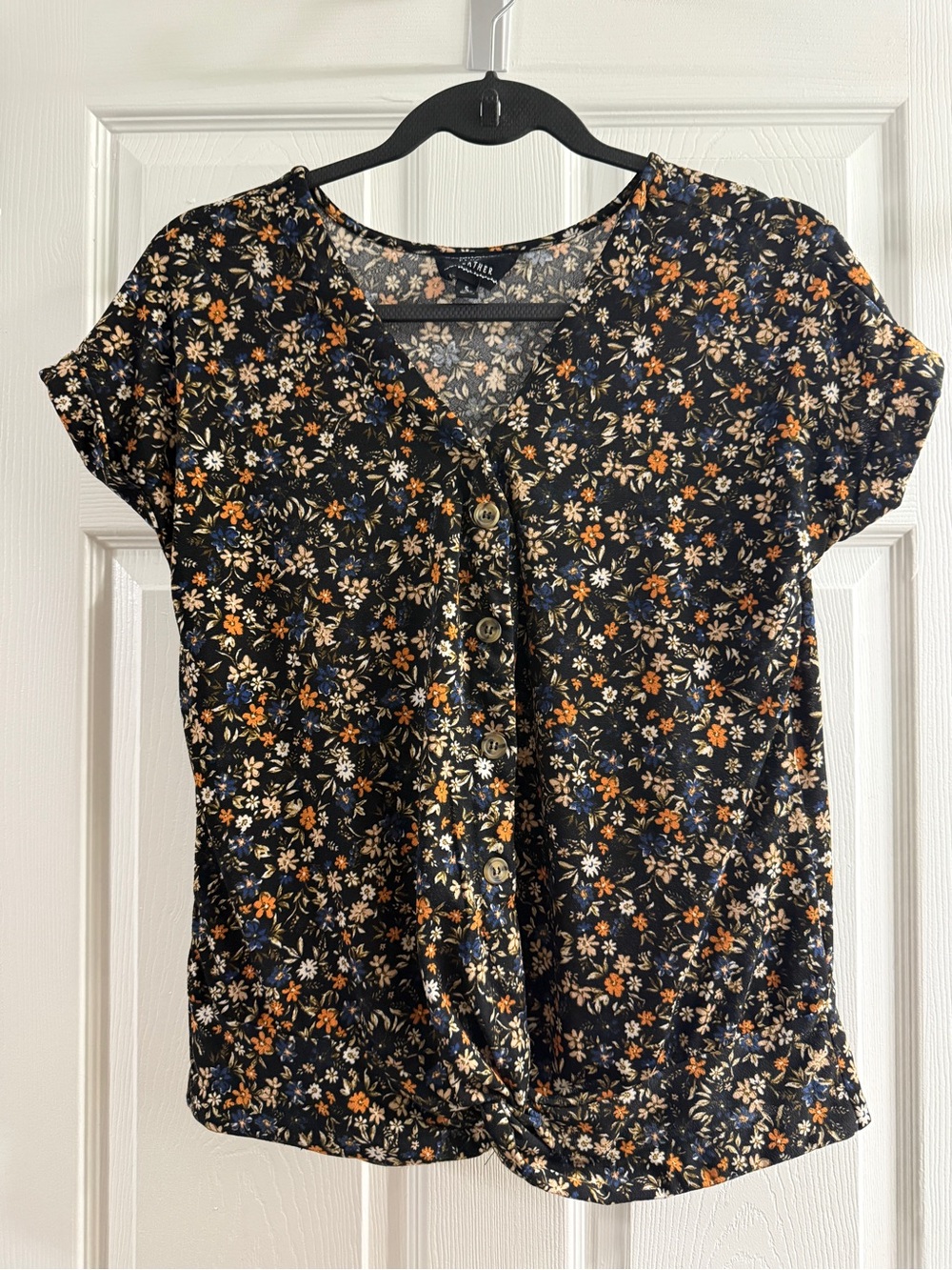 Floral Button-Front Cap-Sleeve Blouse - Black with Orange & White Flowers